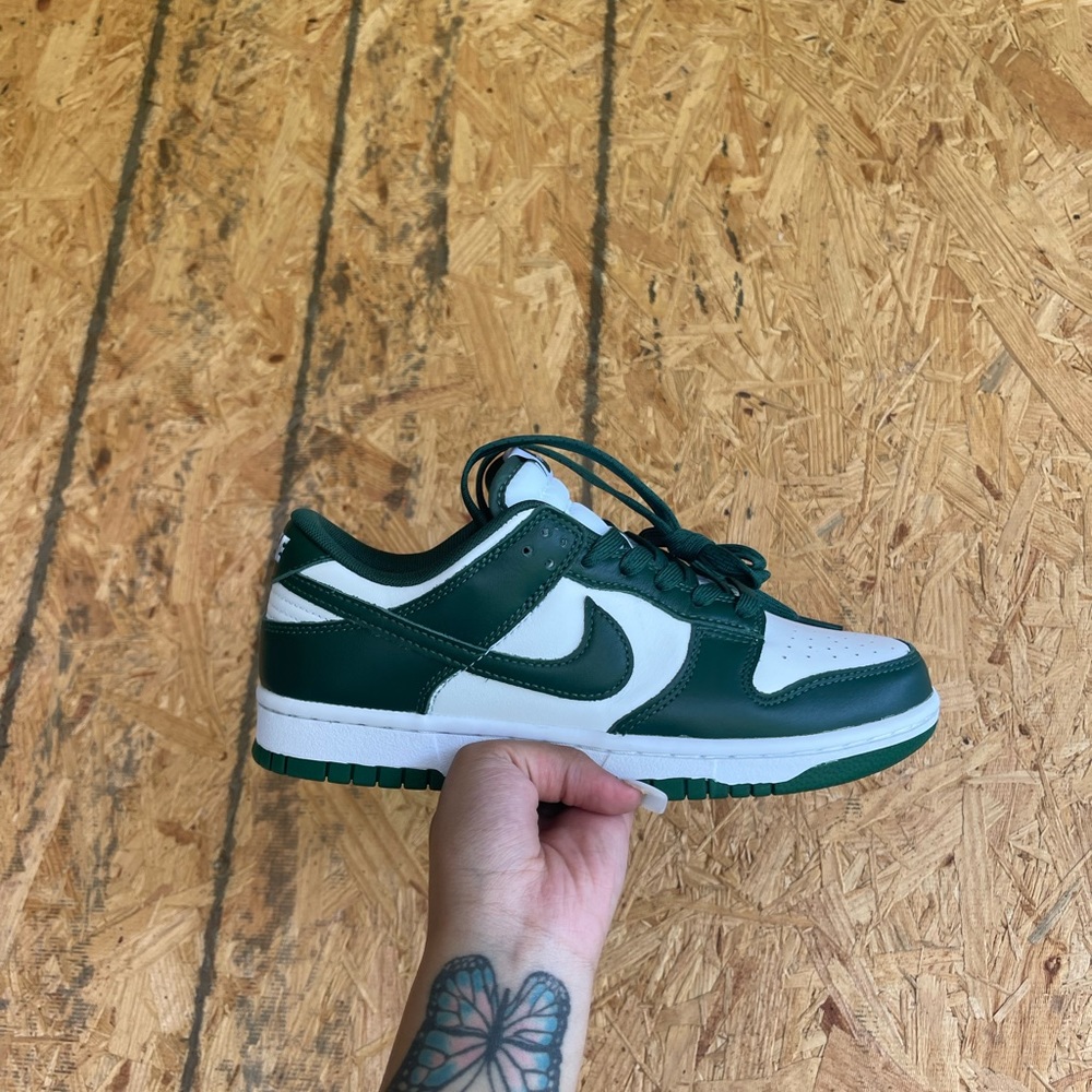 varsity green dunk lows